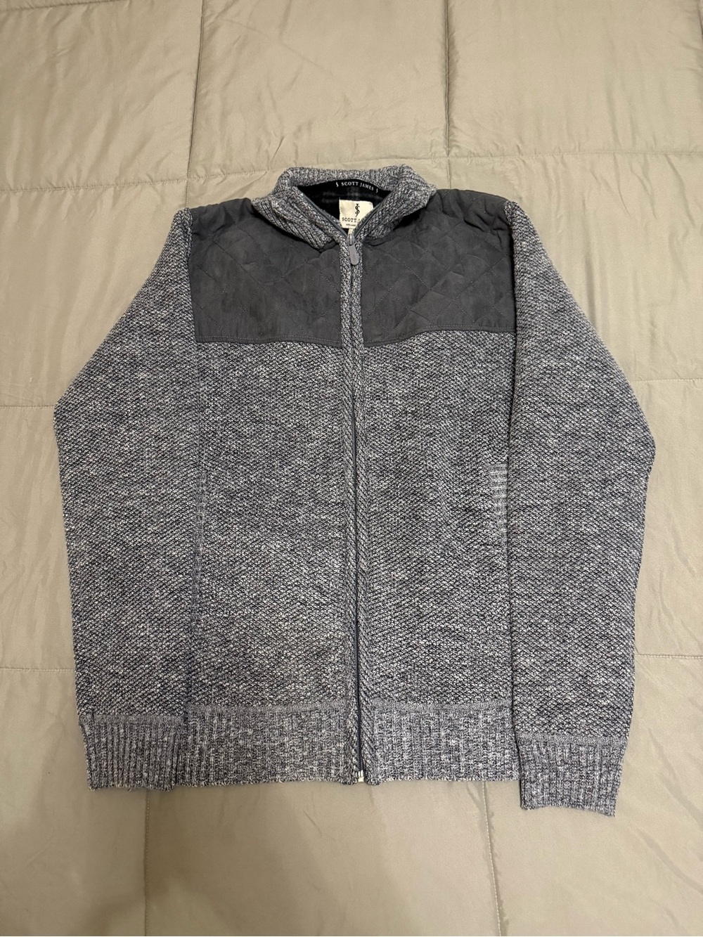 Full-Zip Quilted-Yoke Men’s Sweater Jacket in Light Gray